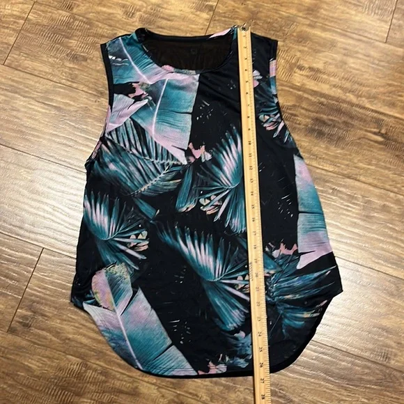 Fabletics fun mesh back workout top - Picture 6 of 7